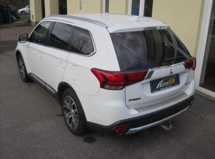 Mitsubishi - Outlander