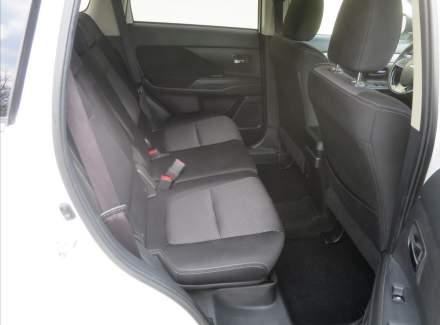 Mitsubishi - Outlander