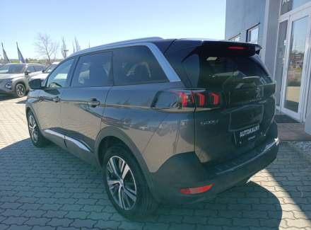 Peugeot - 5008