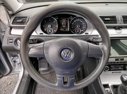 Volkswagen - Passat