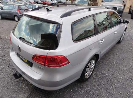 Volkswagen - Passat