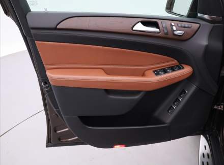 Mercedes-Benz - GLS