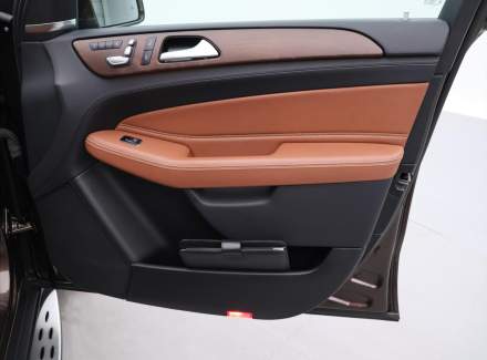 Mercedes-Benz - GLS