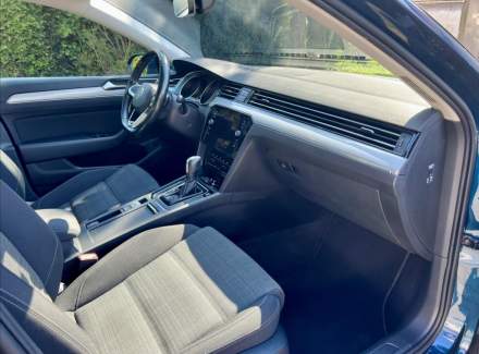 Volkswagen - Passat