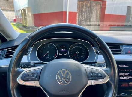 Volkswagen - Passat