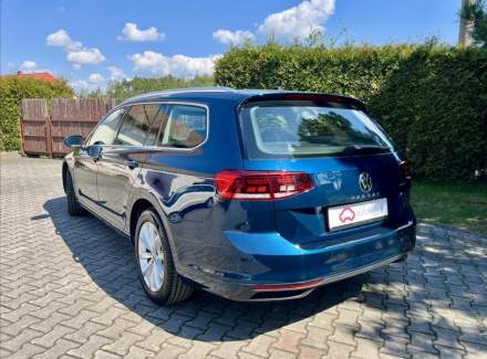 Volkswagen - Passat