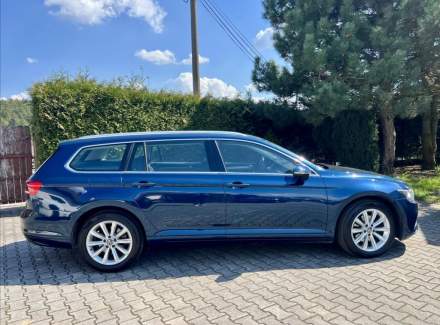 Volkswagen - Passat