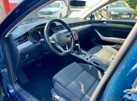 Volkswagen - Passat