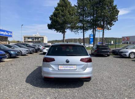 Volkswagen - Passat
