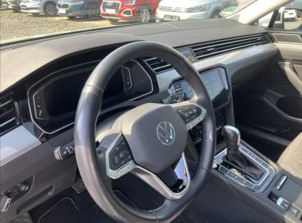 Volkswagen - Passat