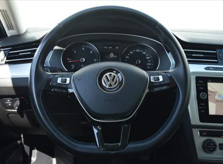 Volkswagen - Passat