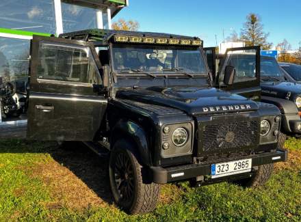 Land Rover - Defender