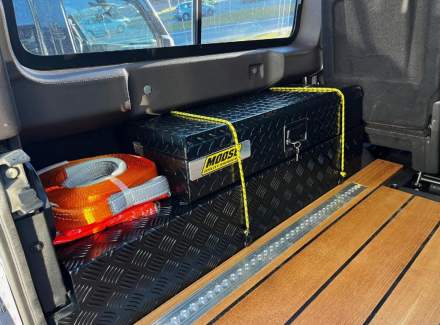 Land Rover - Defender