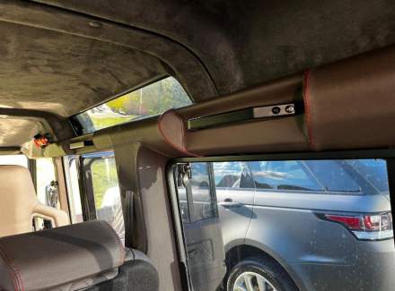 Land Rover - Defender