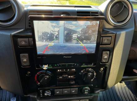 Land Rover - Defender