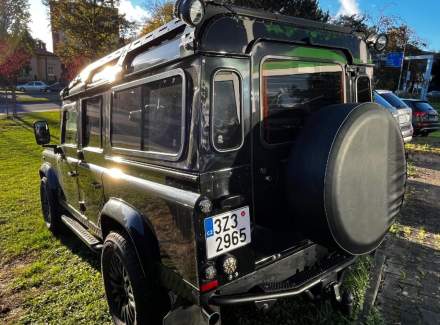 Land Rover - Defender