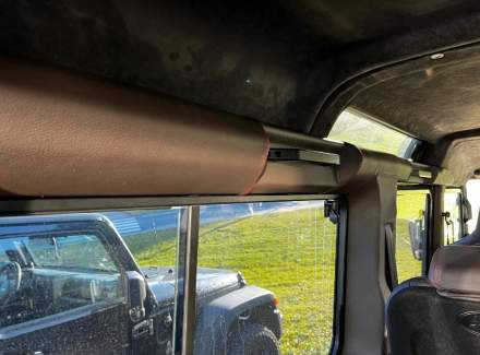 Land Rover - Defender