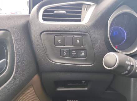 DS Automobiles - DS4