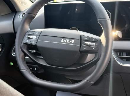 Kia - K4