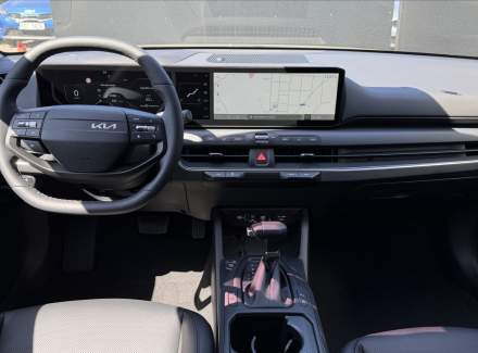 Kia - K4