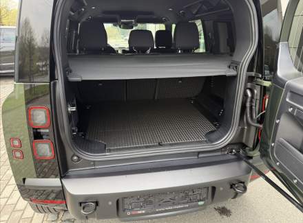 Land Rover - Defender