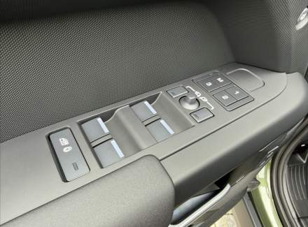 Land Rover - Defender