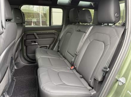 Land Rover - Defender