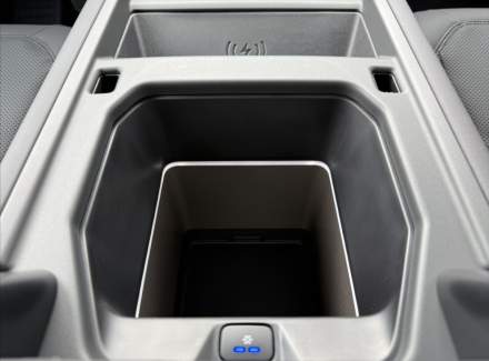 Land Rover - Defender