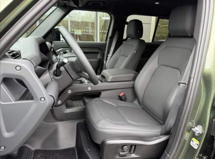 Land Rover - Defender