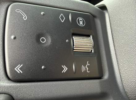 Land Rover - Defender