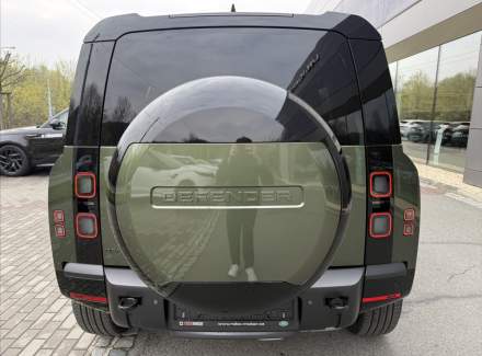 Land Rover - Defender