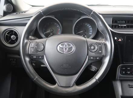Toyota - Auris