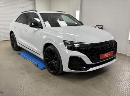 Audi - Q8