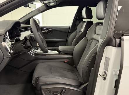 Audi - Q8