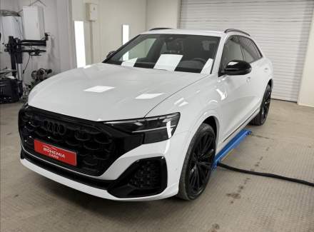 Audi - Q8