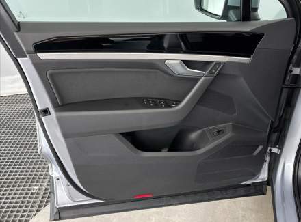 Volkswagen - Touareg