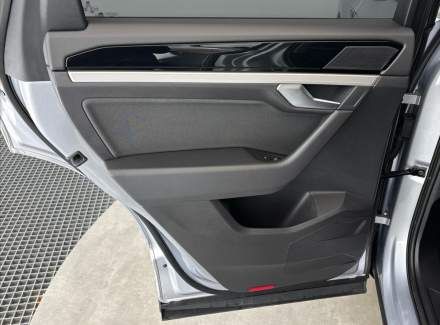 Volkswagen - Touareg