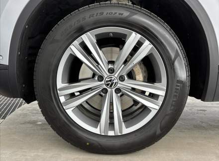 Volkswagen - Touareg