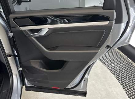 Volkswagen - Touareg