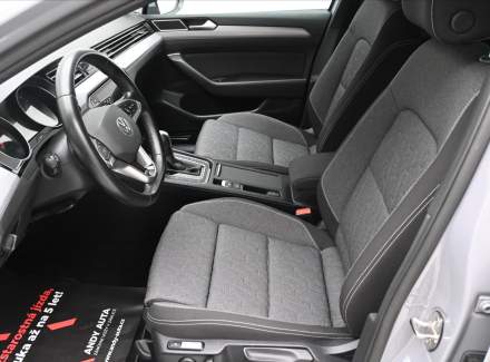 Volkswagen - Passat
