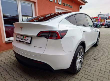Tesla - Model Y