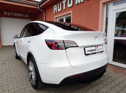 Tesla - Model Y