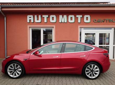 Tesla - Model 3