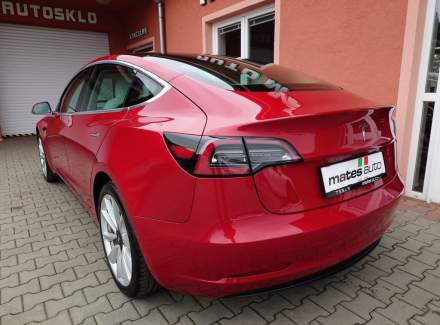 Tesla - Model 3