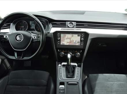 Volkswagen - Passat