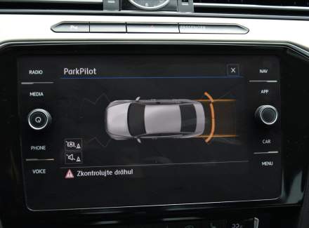 Volkswagen - Passat