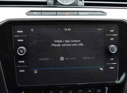 Volkswagen - Passat