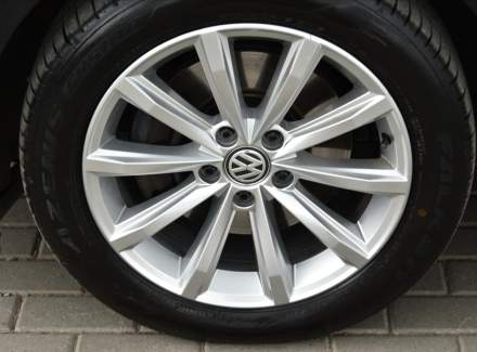 Volkswagen - Passat