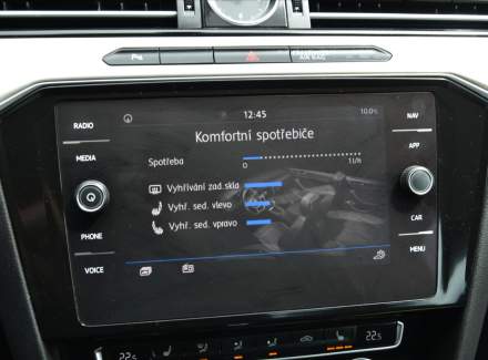 Volkswagen - Passat