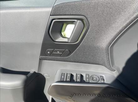 Kia - EV2